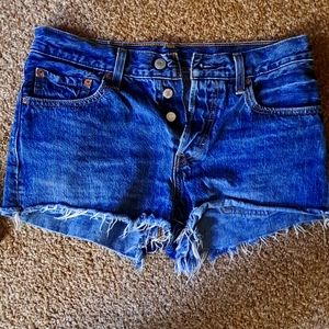 Womens Levi's size 27 501 jean shorts